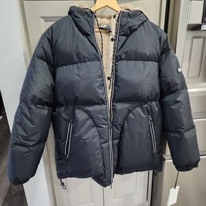 NWT UGG Extreme Weather Medium Black Puffer down Jacket Reversible